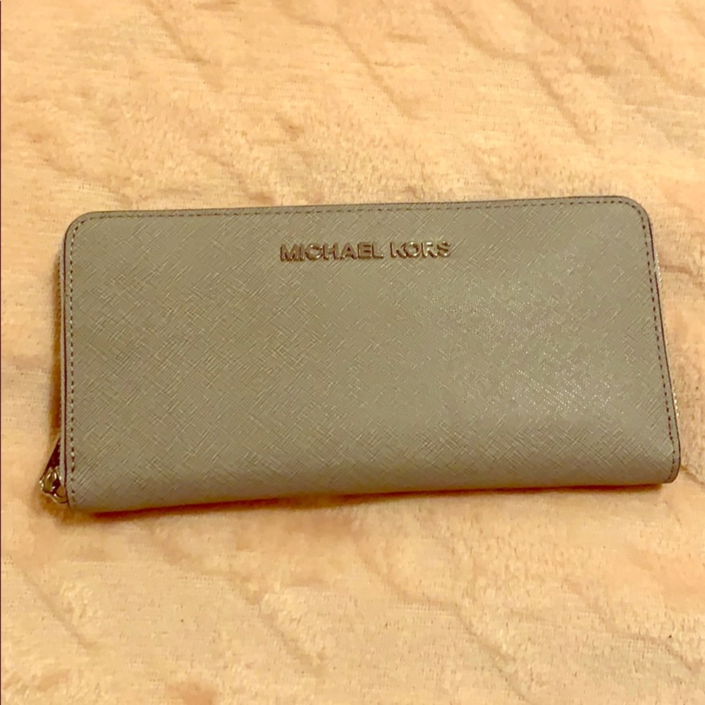 Michael KORS grey wallet